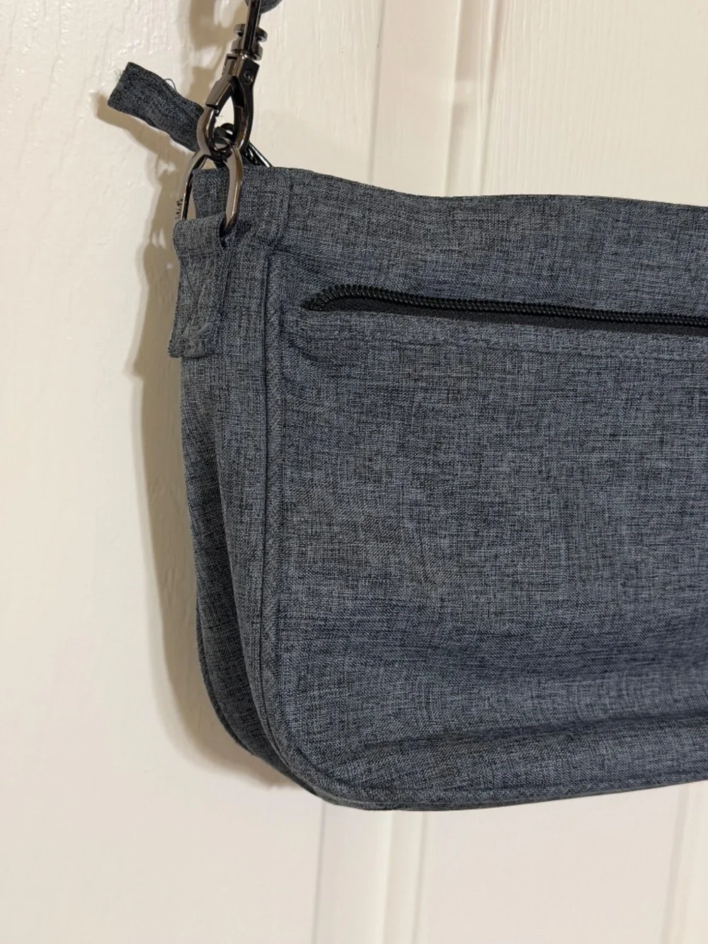 Lug Mambo Gray Crossbody Shoulder RFID Bag w/ Key Holster and Storage EUC